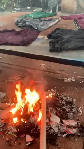 තෙතම තෙතයි 😪😪                     (මේ දවස්වල අපි😂😂#viral #trending @taව්va 👻 