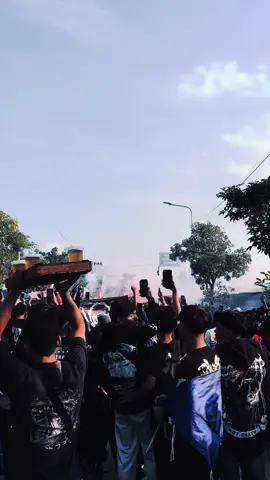 untuk mba/mas semoga sampai tujuan dan bersenang senang, hati hati di jalan ingat ada keluarga yang menunggu untuk pulang, berangkat dalam kondisi sehat pulang dengan keadaan selamat jienshoo🌹 #angkatan143🌹  #ikspikerasakti_indonesia #ikspi_kerasakti1980 #fyp #fypシ゚ 