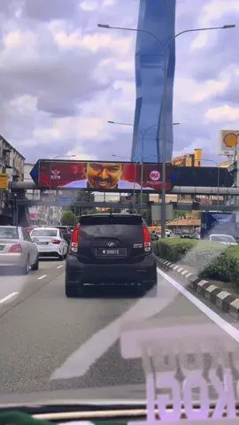 Ignore the Excitement voice of Thalapathy’s Die hard fan @T H A R A N 🇨🇱  at the back😂😂😂😂 We are waiting for 27th December!!! Aana Vijay varuvaara???