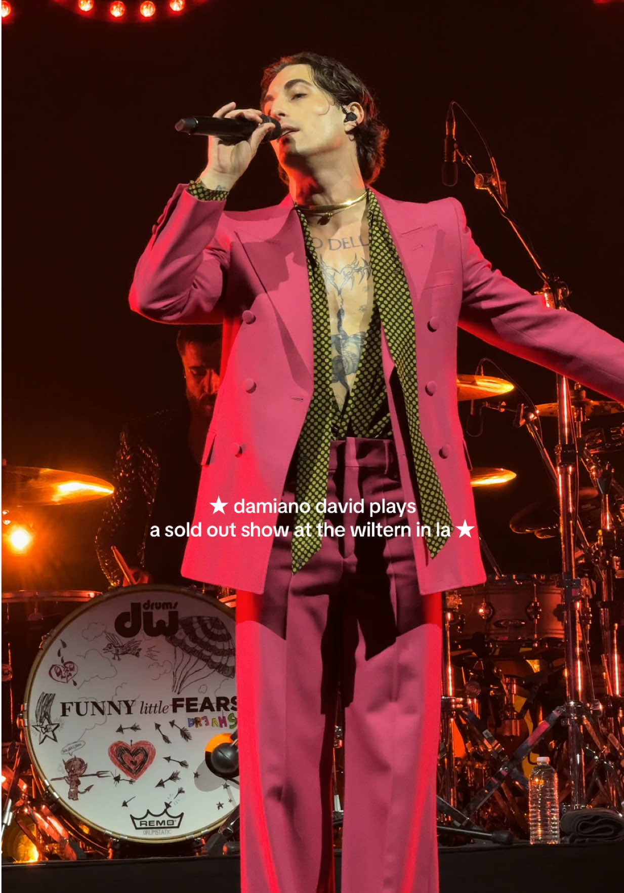 get ready for my spam because this diva @Damiano David is out of this world 💕 #damianodavid #funnylittlefearstour #funnylittlefears #maneskin #maneskintiktok 