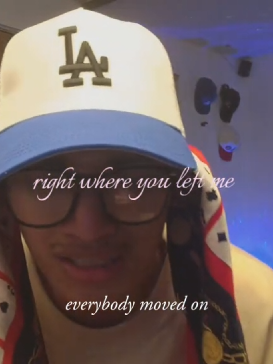 HELP, I'M STILL AT THE RESTAURANT #rightwhereyouleftme #taylorswift #lyrics #evermore #uncozycrib 