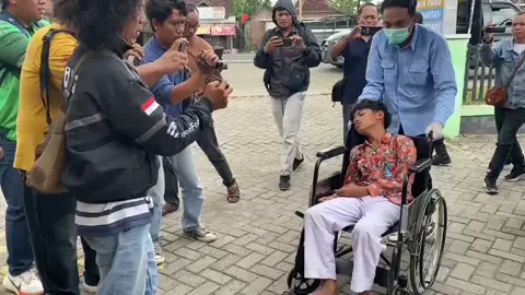 Kondisi terkini di puskesmas Gemarang, begini kondisi siswa siswi yang terdampak keracunan MBG.  #keracunan #MBG #ngawi24jam #sppg #viral 