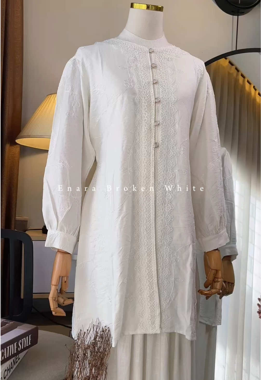 Enara Tunik Embroidery✨Tunik cantik dengan detail bordir sempurna siap banget jadi koleksi kamu🥰 #tunik #tunikcantik #ootdfashion 