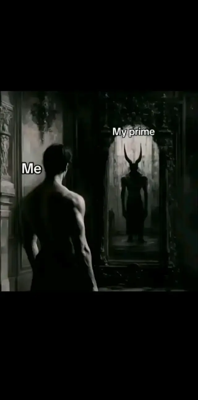 Resep Ayam Goreng Gurih 🍗 Bahan Utama: * 🐔 1 ekor ayam, potong 10–12 bagian * 🍋 1 sdm air jeruk nipis (opsional, untuk menghilangkan bau amis) * 💧 500 ml air (untuk merebus) * 🧅 Minyak goreng secukupnya (untuk menggoreng) Bumbu Halus: * 🧄 6 siung bawang putih * 🧅 8 butir bawang merah * 🥜 4 butir kemiri, sangrai * 🧂 1 sdt ketumbar * 🌶️1 sdt merica butir * 🥕 2 ruas kunyit (bakar agar lebih wangi) * 🍠 2 ruas jahe * 🧅 2 ruas lengkuas Bumbu Tambahan: * 🌿 2 lembar daun salam * 🍃 2 lembar daun jeruk * 🌾 1 batang serai, memarkan * 🧂 Garam secukupnya * 🍚 Kaldu bubuk/penyedap (opsional) Cara Membuat: * Bersihkan ayam. Cuci ayam, lumuri dengan air jeruk nipis dan sedikit garam. Diamkan 10 menit, bilas bersih. * Tumis bumbu. Haluskan semua bumbu halus. Tumis bumbu halus bersama daun salam, daun jeruk, dan serai sampai harum. * Ungkep ayam. Masukkan ayam ke dalam tumisan bumbu, aduk rata. Tambahkan air hingga ayam hampir terendam. Masukkan garam dan penyedap sesuai selera. Masak dengan api sedang hingga air menyusut dan ayam empuk (sekitar 30–40 menit). * Goreng ayam. Panaskan minyak cukup banyak. Goreng ayam hingga kuning kecokelatan dan kulitnya garing. Jangan terlalu lama agar tidak kering. * Sajikan. Sajikan dengan sambal, lalapan, atau nasi hangat. #epep #storyepep #elitcs #jagoancs #freefire