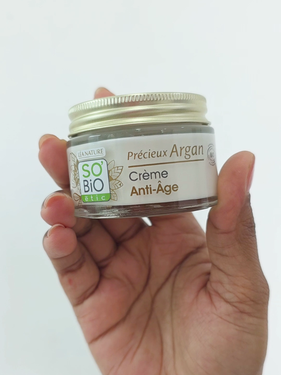 ผิวแห้งจนลอกเป็นขุย ต้องใช้ตัวนี้เลย SO’BiO étic – Précieux Argan Anti-Age เป็นมอยเจอร์ไรเซอร์แบรนด์ออร์แกนิกจากฝรั่งเศส ช่วยให้ผิวนุ่มชุ่มชื้น ลดเลือนริ้วรอย แต่งหน้าติดทนขึ้น เนื้อครีมเข้มข้น แต่บางเบา ซึมไว ไม่เหนียวเหนอะหนะ ใครผิวแห้ง ผิวลอกเป็รขุย ต้องลองเลย #sobioetic #argancream #ผิวอิ่มฟู #oraganicskincare #มอยส์เจอร์ไรเซอร์