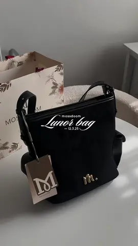 Mossdoom never disappoints — Lunor bag officially drops on 12.3.25. Get ready for something unreal! #mossdoom #mossdoomnewarrival #lunorbag #shoulderbag #suedebag 