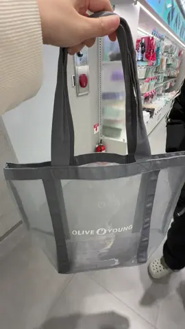 กลับมาในช่วงเอามา 1 ไปจนถึง 10 ที่ OLIVE YOUNG !!! 555555 