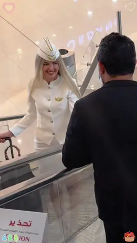 Can you read people’s eyes?#crew #Aria_in_sky #reactions #stewardess #losangeles 