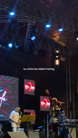 lucu lagunya. kayak pas kamu masih penasaran sama aku gitu deh 🫢 *eeh gimana? 🫣😋😔@Marion Jola  #rayu #marionjola #foryourpage #fyp 