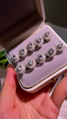 Khuyên tai Bạc Ý, đính full đá moissanite, sáng đẹp lắm luôn ạ #bongtai #juli #trangsucbacjuli #khuyentai #bongtainu 