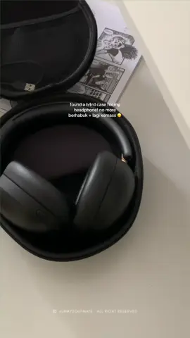 variety size of headphones boleh letak daIam ni tau! but here’s mine @yn sharing spaces  🖤 #headphonecase #headsetcase #storagebag #headphonebag #foryoupage 