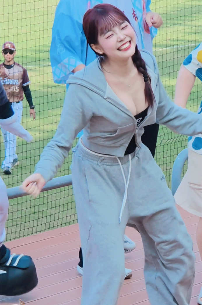 Passion Sisters-瑄 此時此刻世界都和平了💛 #瑄 #passionsisters 