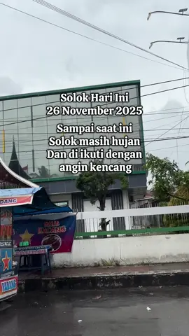 Stay Safe sanak sadonyo,angin cukup kencang, dikabarkan ada korban tertimpa pohon di gawan , tetap jaga keselamatan warga sadonyo, dalam lindungan Allah handaknyo 🤲🤲🤲 #solokhariini #kotasolok 