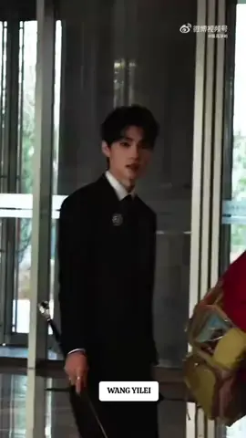 WANG YILEI #liuguanggrandceremony2025 #wangyilei #actorshortdrama #glamourceremony #liuguanggrandceremony2025 