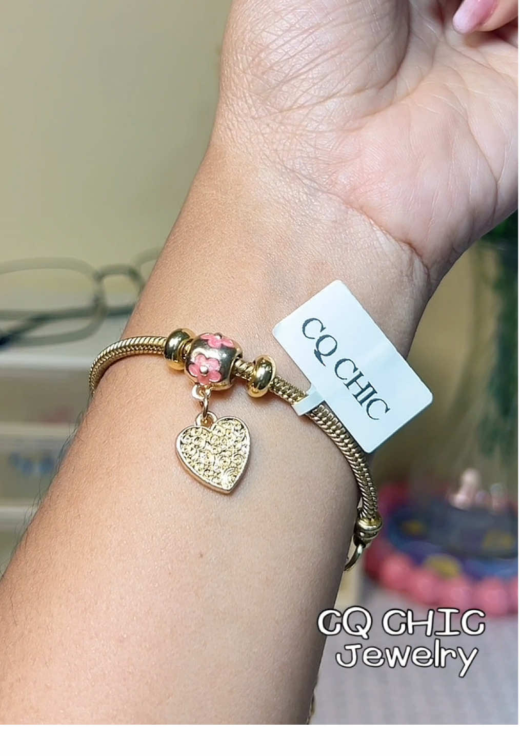 สร้อยข้อมือ CQ CHIC สวยหรูมาก✨ #สร้อยข้อมือ #สร้อยข้อมือสีทอง #สร้อยข้อมือจี้หัวใจ #cqchic 