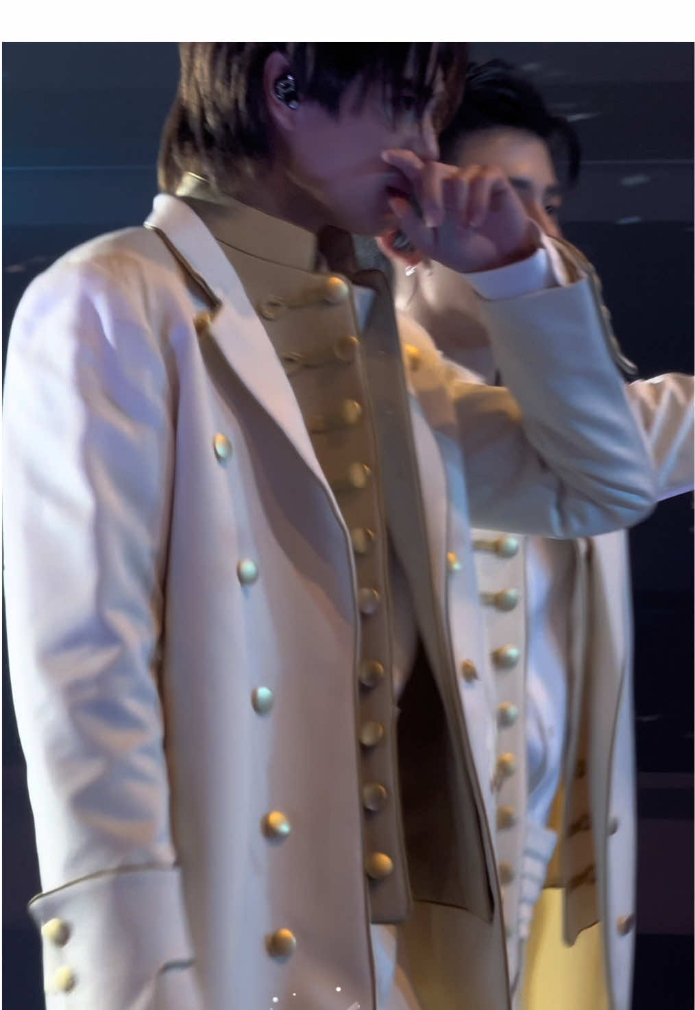 Nói em nghe hạnh phúc là gì? Có phải là người bên cạnh em vẫn luôn ở đó, mọi việc em làm, dù đúng dù sai đều được người ấy bao dung? Sao cũng được, miễn là cùng nhau...!  #ppnaravit #phuwintang #pondphuwin #pondphuwinfancon 