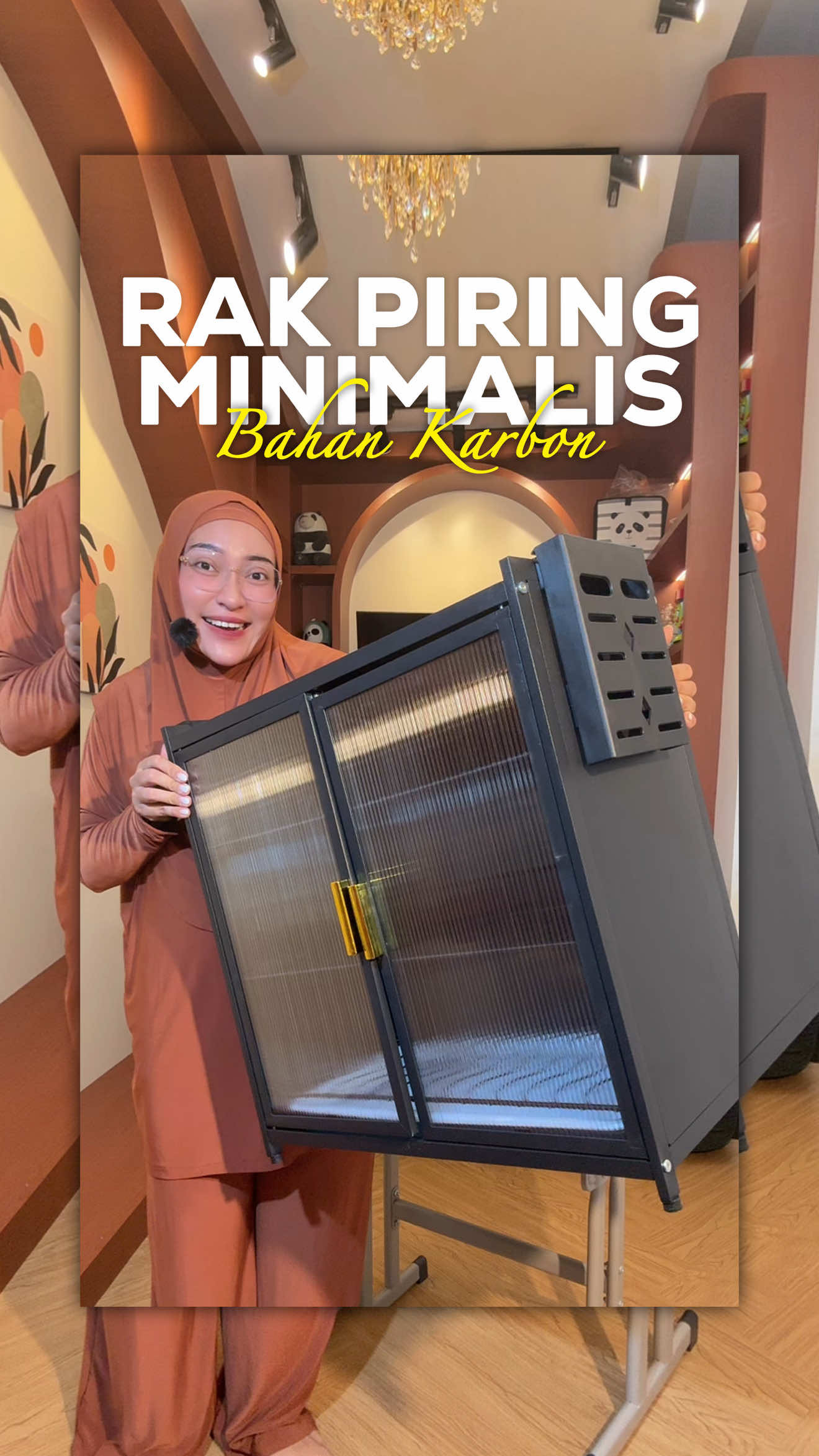 Dapur aku tuh dulu berantakan banget, piring numpuk kayak gunung kecil tiap habis makan. Akhirnya aku beli rak piring minimalis ini, dan sumpah perubahan langsung kelihatan. Piring tersusun rapi, meja dapur jadi keliatan lega. Masak jadi lebih enak karena nggak sumpek. Buruan cekout sekarang! #rak #rakpiring #gajiansale #promoguncang1111 #modalkontendoang 