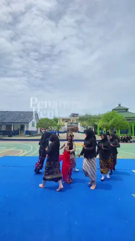 Pentas seni Rama Sinta dari kelas 10 Bisnis Digital 😍😍 #fypviralシ #fyppppppppppppppppppppppp #harigurunasional #foryoupage #smkbisasmkhebat 