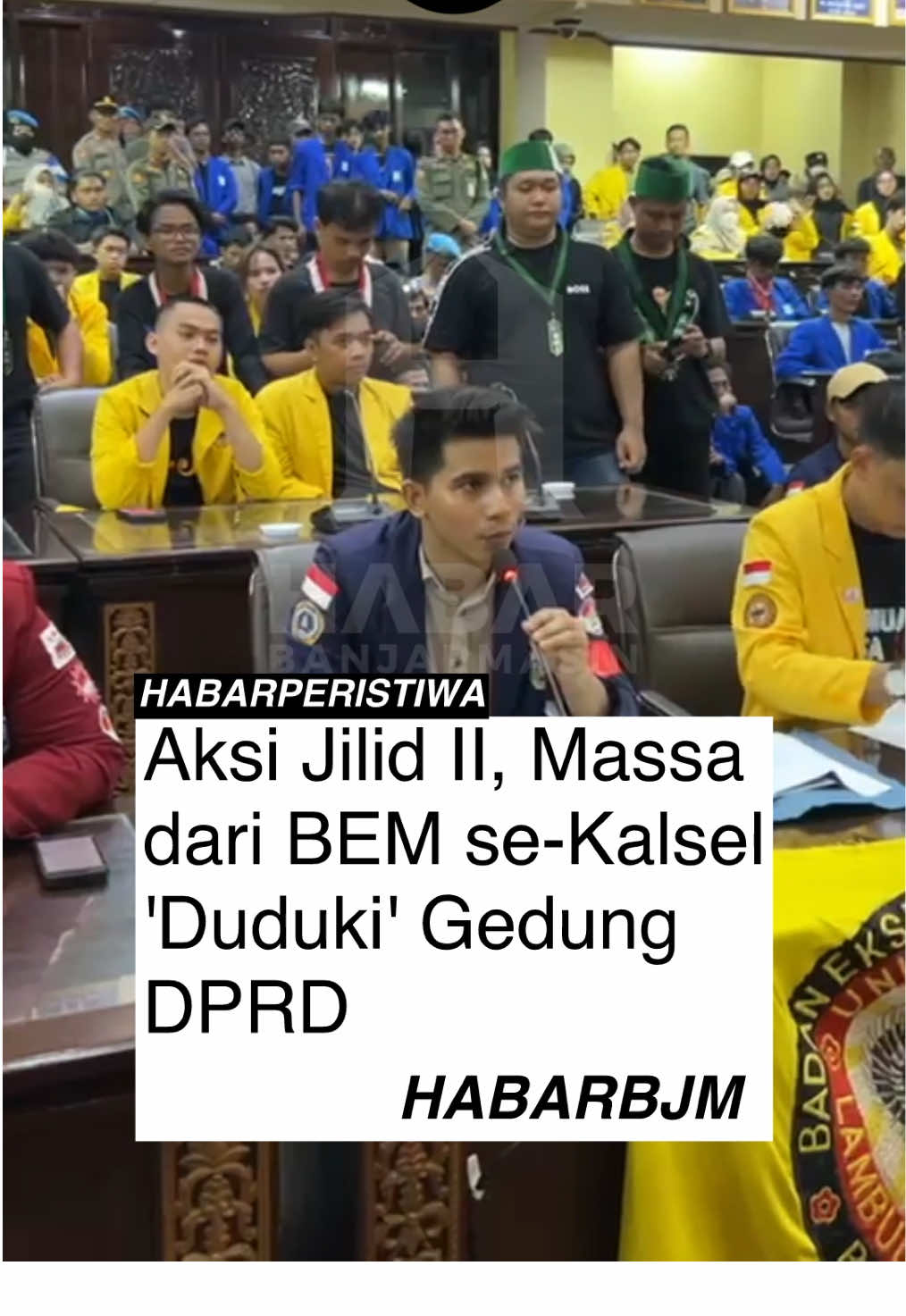 Aksi jilid II menolak KUHAP hingga isu Taman Nasional Meratus kembali dilakukan ratusan mahasiswa yang tergabung dalam BEM se-Kalimantan Selatan, Rabu (26/11/2025). Kini massa 'duduki' gedung DPRD Kalsel untuk melakukan audiensi bersama wakil rakyat.