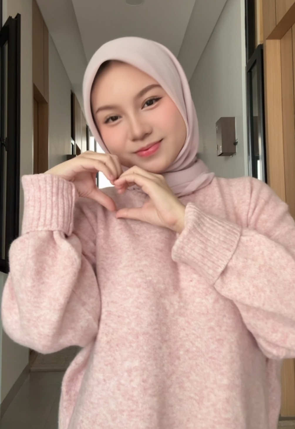 Serving my fav color + comfort combo. Luuurvs today's fit💘 #outfit #fitcheck #fyp  #hijaboutfitideas #outfitideas 