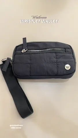 No need na magdala ng bulky na bag 🤭 #westbroncowristletwallet #wristletwallet #wristlet 