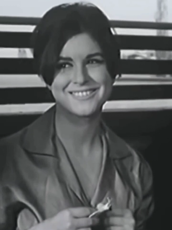 #العندليب جاني الزمن ومعاه هديه فرحت بيه #السندريلا #طربيات #الزمن_الجميل #LIVEFest2025 