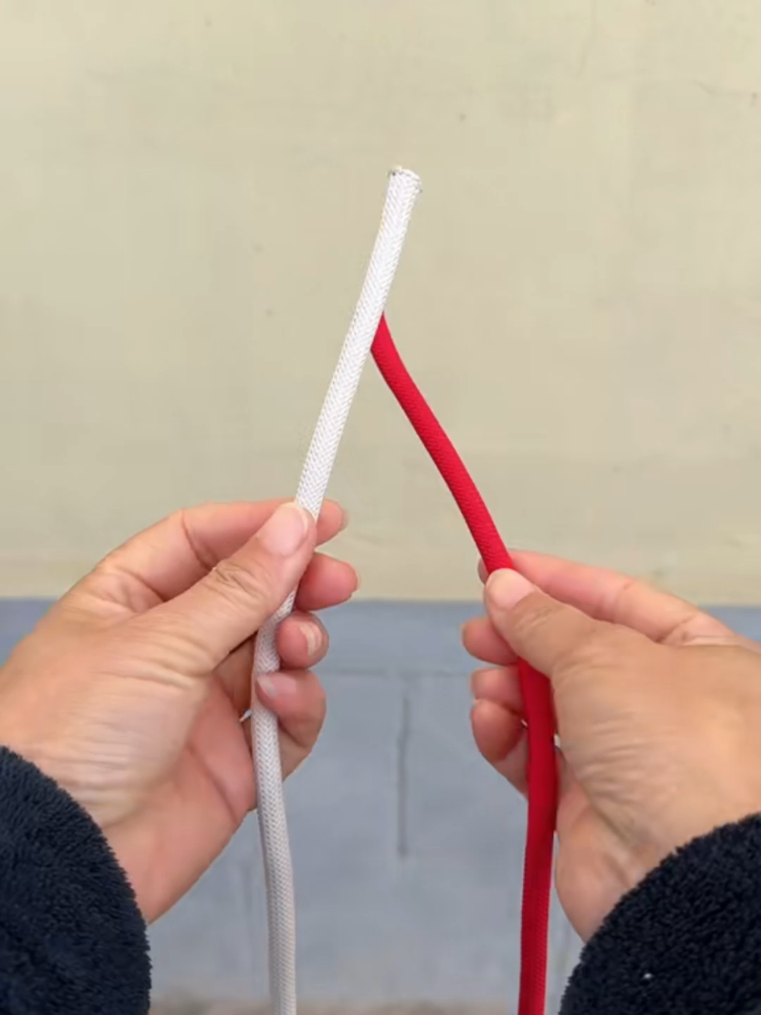 Phương pháp nối các đầu dây này vừa đẹp mắt vừa an toàn; bạn càng kéo, nút thắt sẽ càng chặt và không bị bung ra.#Nút thắt thực tế #Chia sẻ mẹo vặt cuộc sống #Rất khuyến khích #xuhuongtiktok #trending  #thinhhanh #phobien