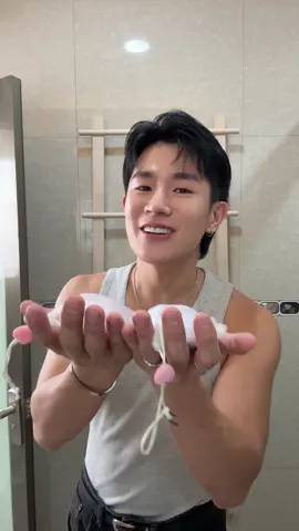 My new love is here and I can’t wait for you to experience this!!! 😻  FIRST EVER MICRONEEDLING SOAP?? November 28 - 7pm! Let’s go!! #LoveKGlowxBenedictCua #PoreEraseSoap #LoveKglow #MicroCrystal #FilterOffPoreErase @LOVEkGlow 