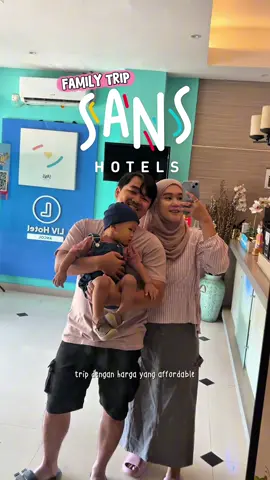✨ Family trip dekat-dekat tapi tetep nyaman & hemat! Nginep di Sans Hotel Liv Ancol bareng suami & anak itu bener-bener solusi kalau mau ke Ancol atau Dufan tanpa ribet 😍 Bookingnya pakai aplikasi RedDoorz dan masukin kode YUK NGINEP biar harga makin affordable ✨ Kamar Deluxe dengan view kota, kamar bersih, fasilitas lengkap, lokasi strategis banget buat main. Cuma bawa mood happy & koper kecil, udah siap liburan  #familytrip #staycation #jakarta #rekomendasihotel #berkesans 