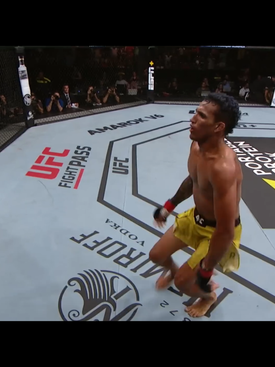 Charles Oliveira hali geldi. #charlesoliveira #charlesdobronxs #UFC #edit #keşfet 