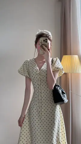 Váy hơi nhăn nhưng dáng xinh lắm