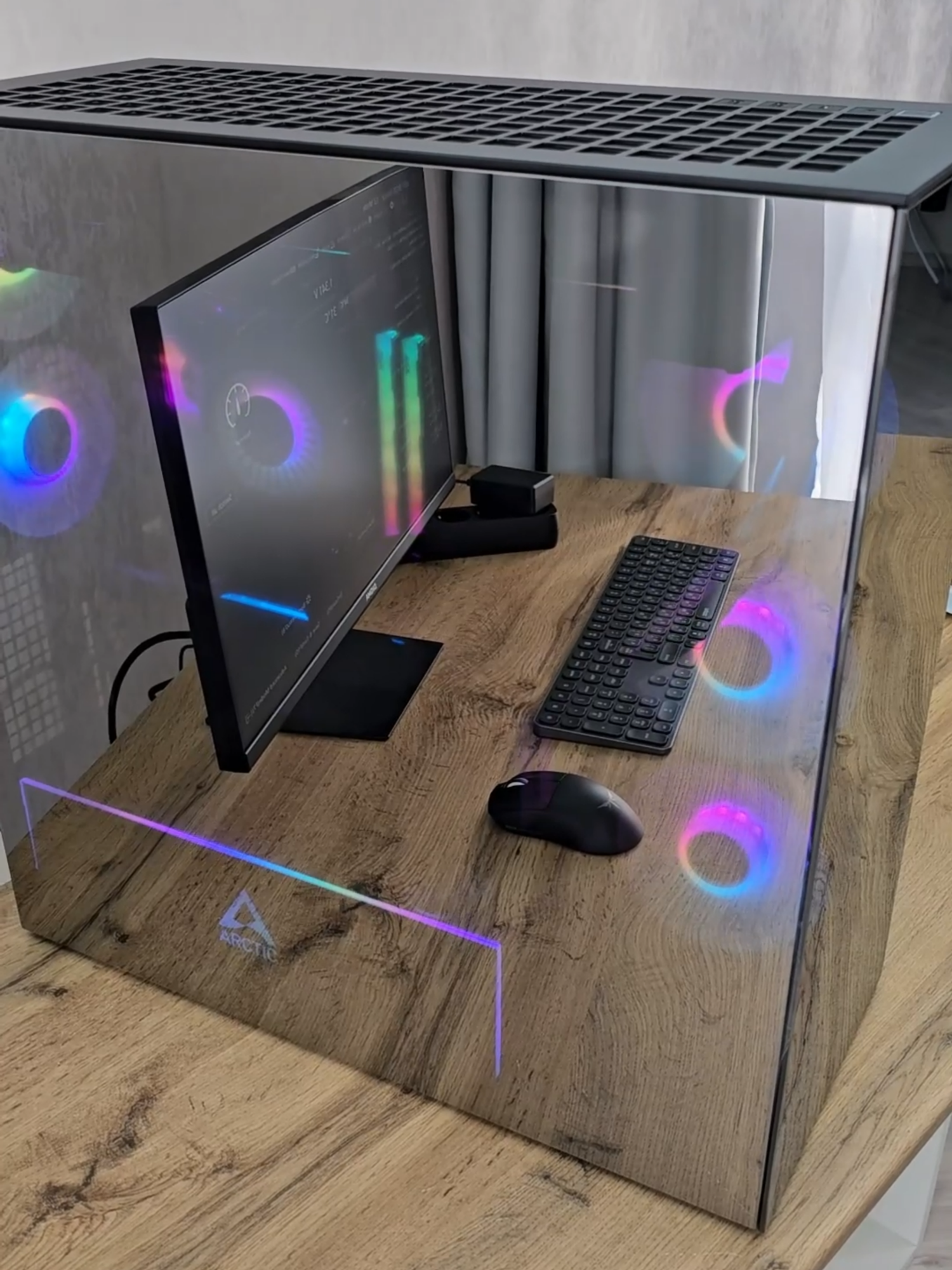 Сборка ПК для игр c с бюджетом 270 тысяч Комплектующие сборки⬇️ 🔸Видеокарта GIGABYTE GeForce RTX 5070 Ti EAGLE OC SFF 🔸Материнская плата ASUS ROG STRIX Z790-E GAMING WIFI 🔸Блок питания SAMA P1200 🔸Оперативная память XPG Lancer Blade RGB 6400Mhz 32Gb 🔸2000 ГБ M.2 NVMe накопитель Silicon Power UD90 🔸Корпус Arctic Xtender VG Mirror Black 🔸СЖО ARCTIC Liquid Freezer III Pro 420 A-RGB Black 🔸Процессор Intel Core i7 13700KF #technoprofi #технопрофи #игровойпк #пк #компьютер #сборкапк