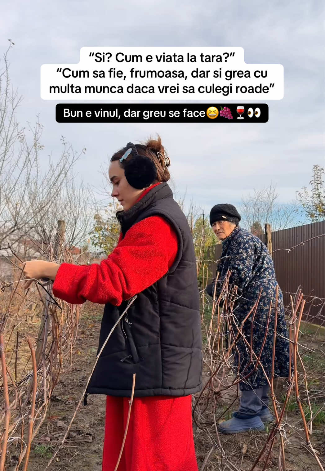 Schimbam in sfarsit bulimacii de la vie pt ca sunt vechi si s-au lasat ft rau, asa ca trebuie tunsa si via ca sa intindem putin si de sarme. Nu-mi vine sa cred cat de multe lucruri ft grele facea tataie atatia ani din viata lui pt aceasta vie 🥹