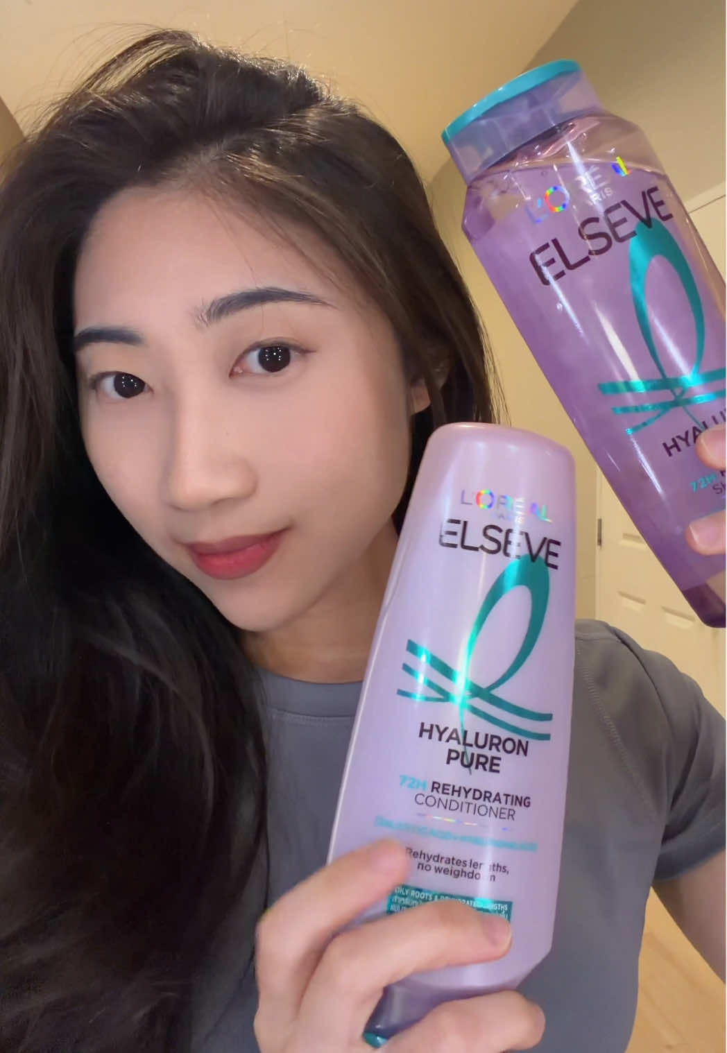 Salah satu shampoo drugstore yg aku selalu pake kalo pas mau olah raga, karena nahan minyak di kulit kepala tapi ga bikin batang rambut makin kering ✨  Shampoo & Conditioner : @L'Oreal Paris Haircare #SkincareForYourHair #ElseveHyaluronPure #LOREALPARISHAIRCAREID #RambutLepek #HairCare 