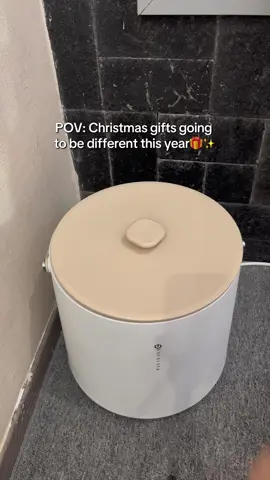 One of my favorite products as a bath connoisseur. You can set it for 15,30,45,and 60 minutes. I also love throwing my pjs in.#towelwarmer #homespa #homegadgets #towelwarmerbucket #giftguide #warmtowel #wintermusthaves 