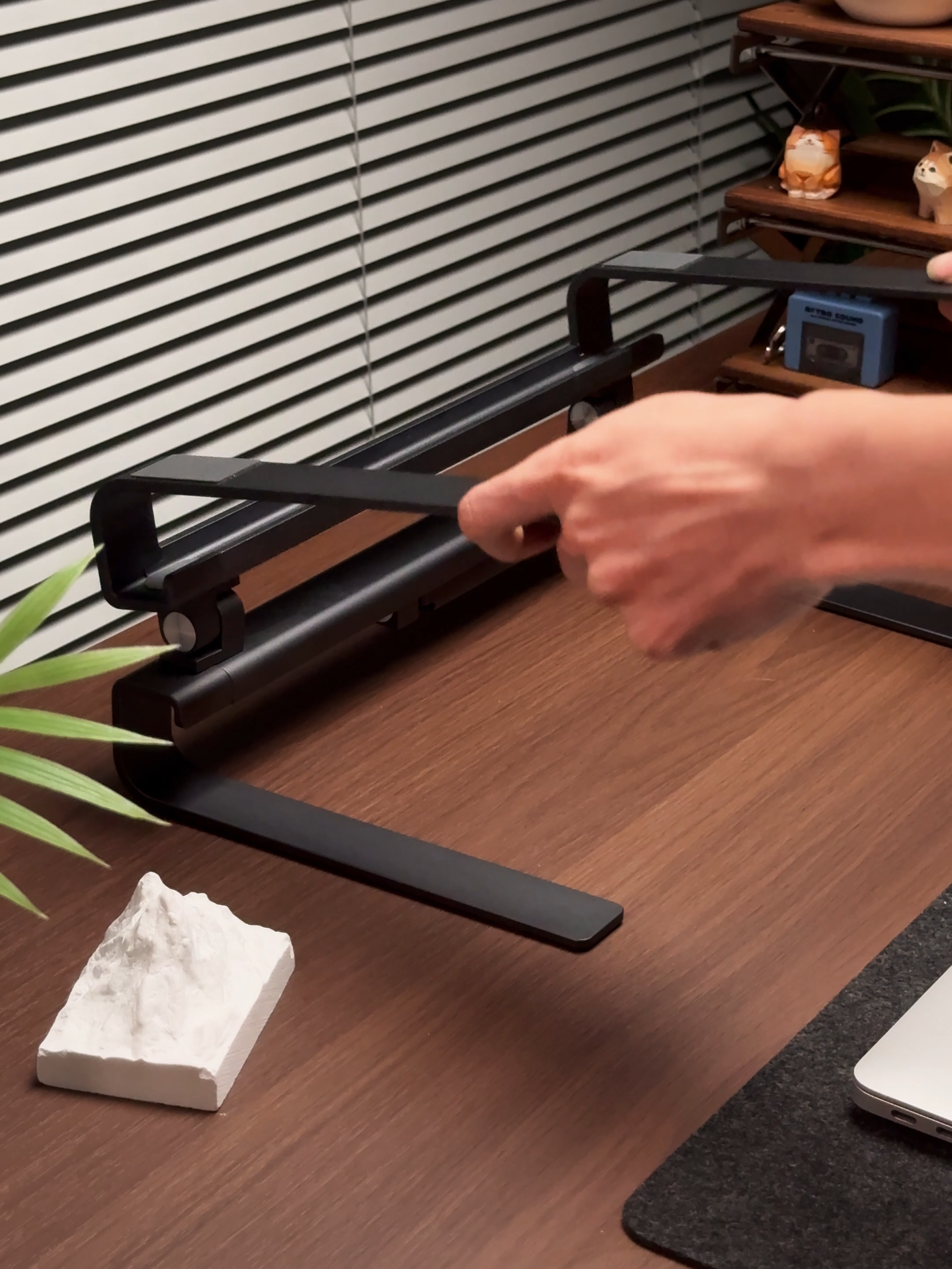 2025 the latest laptop stand #laptoplifestyle #laptopstand #notebook #metalstand