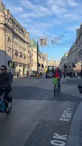 Support our farmers as our government won’t, they tried to ban the tractors !! Not today#farmers #supportfarmers #london#today#fyp