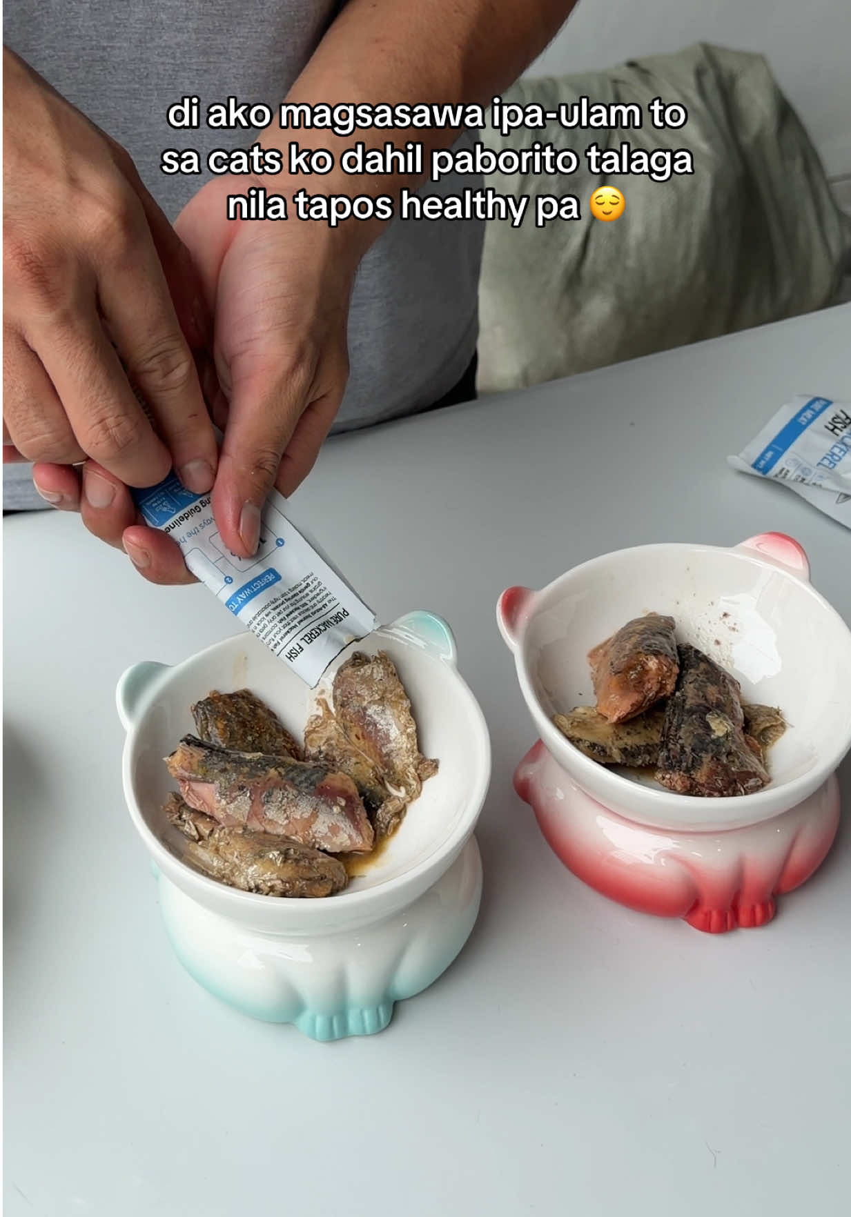 ito yung food topper na organic kaya safe talaga sa kanila #steamychomps #lusciousrecipe #catfoodtoppers #catfood #foodforcats 