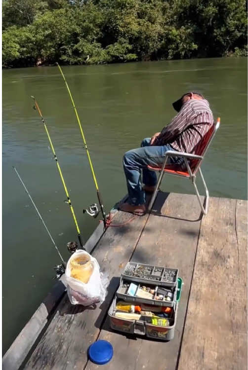 My peaceful little fishing routine 🎣😂 #fishing #fail #FishingFail #FunnyMoments #Foryou 