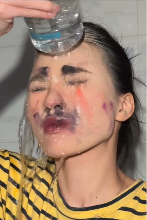 Makeup failure#makeup #MakeupReveal #creatorsearchinsights 