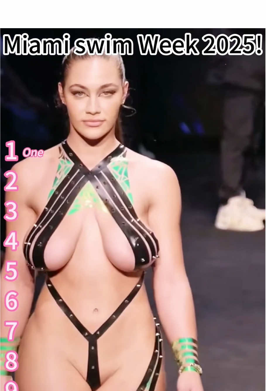 Sexy showcase, perfect figure！ #bikinimodel #catwalk #miamiswimweek2025 #yasminwijnaldum #models  