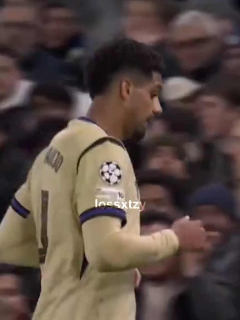 id: mine | araujo out. #araujo #fyp #barcelona #football #viral 