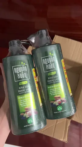Combo 2 chai dầu gội nguyên Xuân #daugoi #dầugội #daugoinguyenxuan #daugoithaoduoc #xuhướng 