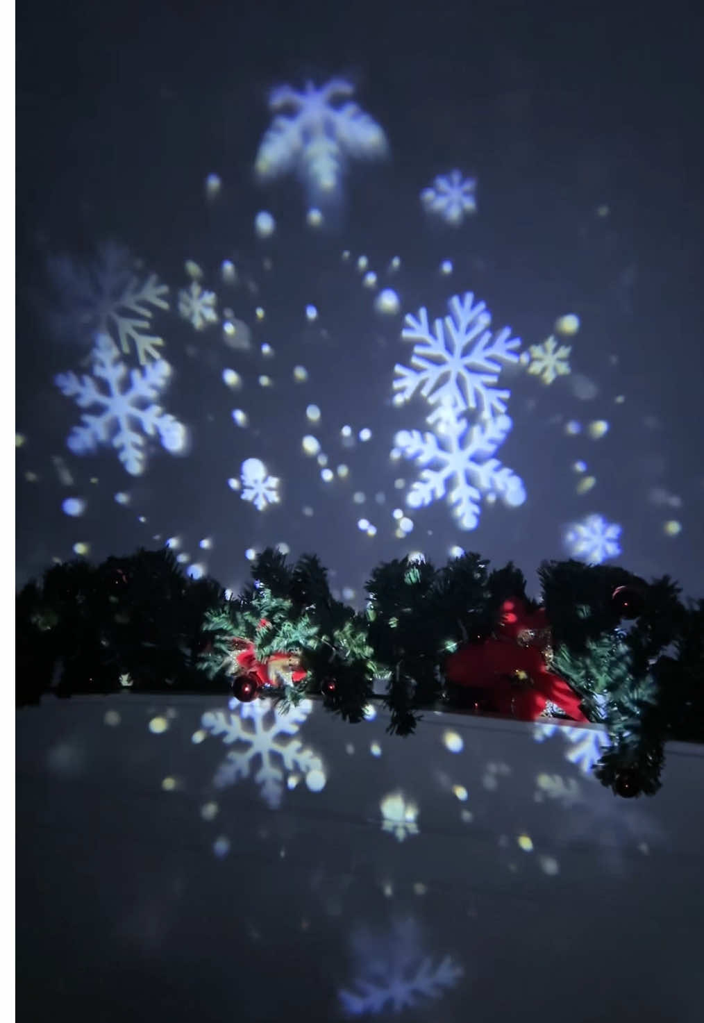 POV: You want cute Christmas decor but you’re too lazy for all the lights Say less. This snowflake projector does ALL the work.