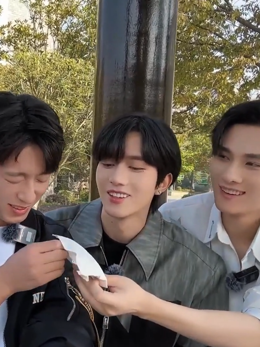 😁 #JiangHeng #LiPeiEn #QiuDingJie #HuangXing #Desire4 