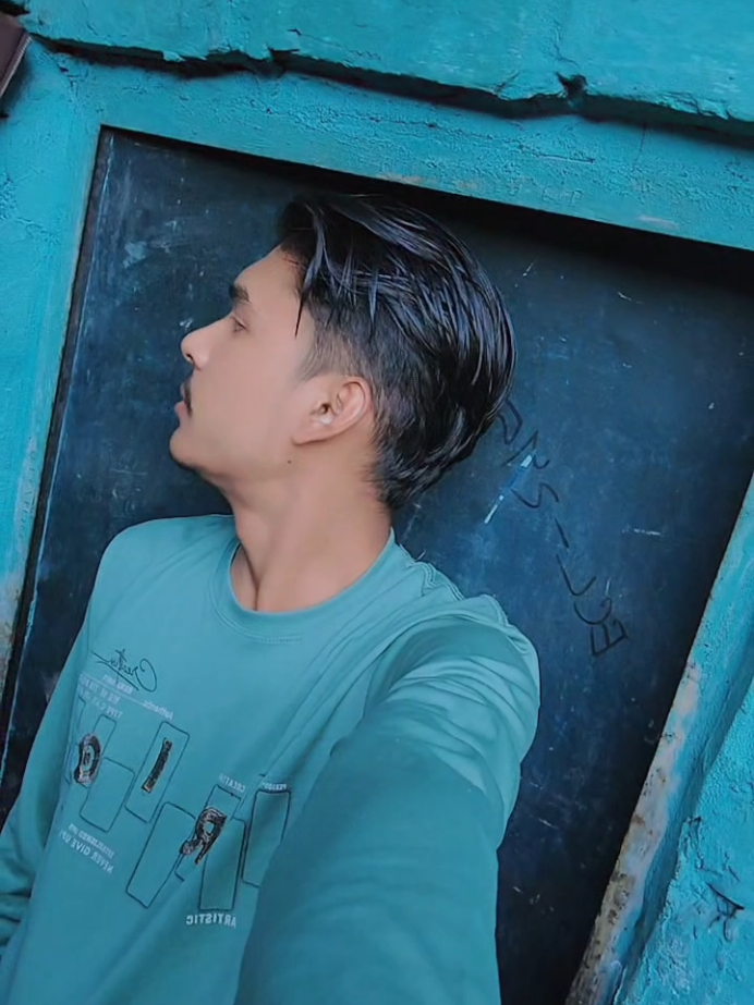 অর্থ আর স্বার্থ ছারা কেউ দিবেনা সঙ্গ, নিঃস্বার্থ ভালোবাসা গুলো আজ, টাকার মায়াজালে অন্ধ... :) 😎💀🤌#ভিডিওটা_শেষ_পর্যন্ত_দেখুন #viralvideo #foryou 