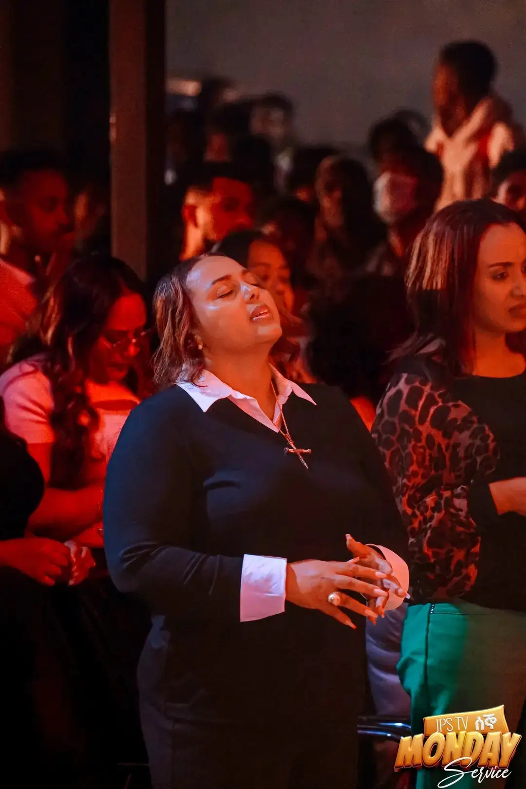 #እስክ_ትቀበሉ _መጮህ_እዳታቆሙ! #ሰኞ_አስደናቂ የአምልኮ ምሽትእና የቃል  ጊዜ! የዕለቱ አገልገይ- የእግ/ር ሰዉ ነብይ ሄኖክ ግርማ  #እሰክ_ትቀበሉ_መጮህ_እዳታቆሙ# ከሁድ የቀጠለ… “ሐናም በነፍሷ ተመርራ አብዝታ በማልቀስ ወደ እግዚአብሔር ጸለየች። እንዲህም ብላ ስእለት ተሳለች፤ “የሰራዊት ጌታ እግዚአብሔር ሆይ፤ የአገልጋይህን መዋረድ ተመልክተህ ብታስበኝና አገልጋይህን ሳትረሳት ወንድ ልጅ ብትሰጣት፣ በሕይወት ዘመኑ ሁሉ ለእግዚአብሔር እሰጠዋለሁ፤ ምላጭም በራሱ ላይ አይደርስም።”  1 ሳሙኤል 1:10- 👉ሀና የጠየቀችዉ ወደ እግዚያብሄር ነዉ ያያት ግን ኤሊ ነዉ  እግ/ር የፈለገዉ  የእግ/ር ሰዉ ኤሊ እዲያት ነዉ  ምንም ቢሆን  የተቀባ ሰዉ ቢደክምም ስማዉ ኤሊ እዲያይህ ነዉ የሚያደርገዉ ዻዉሎስ እየሱስን ፊለፊት ተገልጣለት  እንኳን ወደ ሐናንያ ነዉ የላከዉ  ዛሬ የሆነ ሰዉ አፍ እንቅስቃሴ ይታያል መለኮት ፀሎታቹሁን  እንባቹሁን ያይዋል ሰካራም እስክትባል ጬሁ ዛሬ ትታያላቹሁ ኤሊ አይታት ስካርሽን በልክ አርጌዉ አላት አረ አለች ሀና ሰክሪ አይደለም ልቦ ያዘነባት ሴት ነኝ አለች ከዛም ኤሊ በሰላም ሂጂ አላት  እዲህ ብሎ ተነበየባት እግዚያብሄር የለመንሽዉን ይስጥሽ  አለት ዛሬ ለናተም ልተንብይባቹ የለመናቹሁትን ይስጣቹሁ ሀና ስድብ ኖረ አልኖረ የተናገረባትን ትንቢት ተቀበለች  ከዛም ተነሳች ከዛን ቀን ጀምሮ ሀዘን አልታየባትም፣ ከፊታ ላይ ሀዘን እንባ ደረቀ። የዛን ቀን የመጨረሻ ቀን ለቅሳ ነበር ዛሬ ለቅሳቹሁ ቆመ !ሀና ስትወልድ ምን አለች  ከእግዚያብሄር ወልጄዋለዉ  እና እሱ እጅ ላይ አስገባዋለሁ አለች ከሕልቃና አይደለም የሱ ልጅ አይደለም  እሱማ የልጅ ማጣቱን በፍናና ነዉ የቀረፈዉ  ይሄን የሰጠኝ አምላኬ ነዉ ። በዚህ ጉዳይ የምንወስ ነዉ  እኔና እግ/ር  ነን  ያመጣሁት ከርሱ ነዉ አለችዉ ጡት ከጣለ  በኃላ ኤሊ ጋር ይዛዉ ሄደች የትነዉ የማቅሽ አላት?  አስታወሰችዉ አዝኘ አልቅሼ የተነበይክልኝ ነኝ  ያቺ ሴት እኔ ነኝ እንባዬ እደጎርፍ የጎረፈዉ ሴት ነኝ ይሄን ልጅ ጠይቄ ነበር አቅፊዉ መጣሁ  የፈረድክልኝ ከሰማይ ደረሰልኝ አለች እናተስ ምንድ ነዉ የለመናቹሁት  አስታዉሱ ትቀበላላቹሁ ዛሬ ፀሎት የረሳ ሰዉ ጬሆቱን ይቀጥላል  እንባና ጩሆት የሚቆመዉ ስትቀበሉ ነዉ #እስክትቀበሉ መጮህ እዳታ ቆሙ! 👉እግዚያብሄር የለመናቹሁትን ይስጣቹሁ መልሳቹሁን አቅፋቹሁ ለምስክርነት ኑ! 👉ባዶ ነገራቹ ላይ መለኮታዊ ድምፅ ይመጣበታል! 👉ከእግዚያብሄር ነዉ  የተቀበልኩት የምትሉት ነገር ተቀብላቹሁ ትሄዳላቹሁ! 👉ዛሬ ያላፈራ ነገራቹሁ የሚያፈራበት ቀናቹሁ ነዉ! 👉ዛሬ እግዚያብሄር የሚሰማቹሁ ቀን ነዉ ። ያለቀሳቹሁበት፣የጮሀቹበት፣ሁኔታ እየሳቀቹሁበት ፣በመልስ ትመጡበታላቹሁ! 👉ዛሬ ፀሎታቹሁ እስኪመለስ ድረስ ትጮሆላቹሁ ! 👉የረሳቹሁትን ፀሎት ትንቢት ቃል ዛሬ የሚያነሱ ሰወች አሉ! በሴሎ  የነበረ እግዚያብሄር ይስማቹሁ 👉ከወደቃቹሁበት ከተናቃቹሁበት ከተሰደባቹሁበት ሰፈር፣ ህይወታቹሁን ከሚቀይር የመለኮት ሀይል  ጋር ትገናኛላቹሁ ከሆነ ሰዉ ላይ ስድብ ተነሳ! 👉ዛሬ የሆነ ሰዉ አፍ ይታያል መለኮት እንባዉን ያብስለታል ከእግዚያብሄር የለመናቹሁት ነገር እጃቹ ይገባል!  👉ልተንብይባቹሁ የተዘጋ መሀፀን ዛሬ ይከፈታል!!! #እስክት_ቀበሉ_መጮህ_እዳታቆሙ#    አለ ሆነ!   PROPHETIC SPRIT CHURCH JPS  TV WORLDLWlD