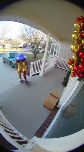 Porch exploding package box with glitter🏳️‍🌈✨🦄#porchpiratecaught #glitter #package #prank #fyp