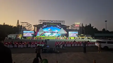 ở đây nhiều hoa quá