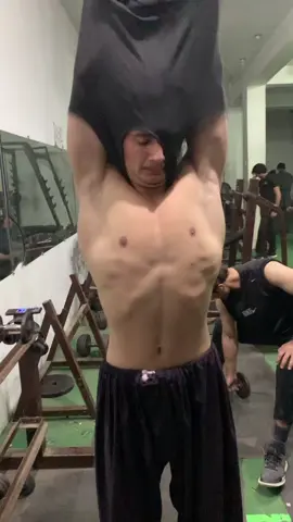 @m Umar salarzia #foryoupage #gym #💪 #viraltiktok #jym 